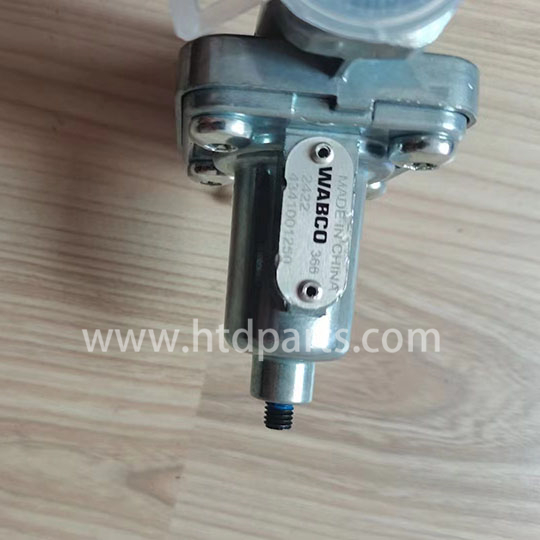 Wabco Charging Valve 4341001250 0633492 8283312000 02516825 81521106045 A0014296444 Overflow Valve